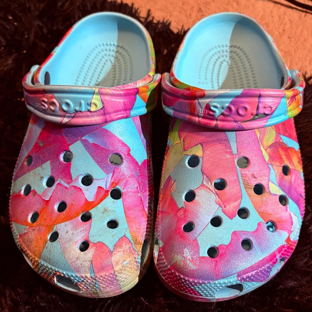 CROCS Tropical Pink & Light Blue Tie-Dye Slip-On Clogs - Picture 2 of 3